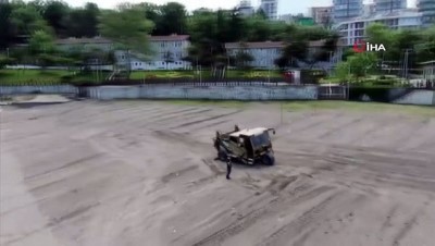  Karadeniz sahilleri kum temizleme aracıyla temizleniyor