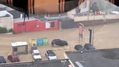  - Korsika'da şiddetli yağış etkili oldu, caddeler göle döndü