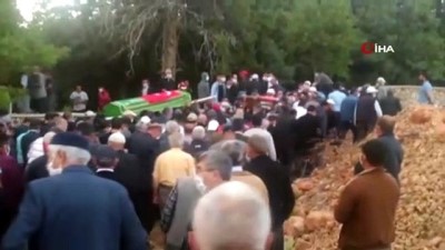  Özçekim yaparken gölette boğulan dayı ve yeğen toprağa verildi