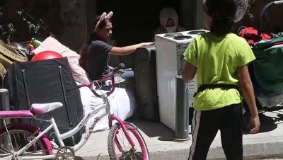 Savaştan kaçan Suriyeli aile dolandırıldı - ATİNA