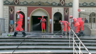 Sultangazi’de cuma namazı öncesi hummalı temizlik çalışması