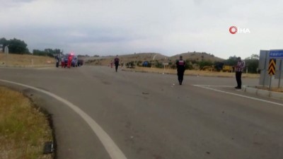  Uşak'ta motosiklet ile otomobil çarpıştı: 1 ölü