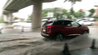  Başkent'te sağanak yağış sele döndü