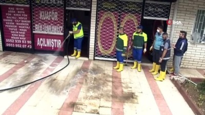 mahsur kaldi -  Başkentte sağanak yağış hayatı kötü etkiledi Videosu