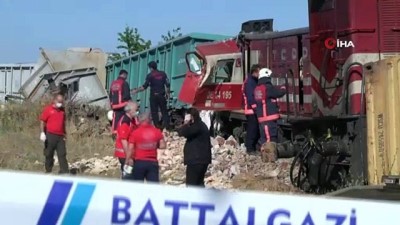 makinist -  Battalgazi ilçesinde iki yük treni kafa kafaya çarpıştı: 1 ölü, 3 yaralı Videosu