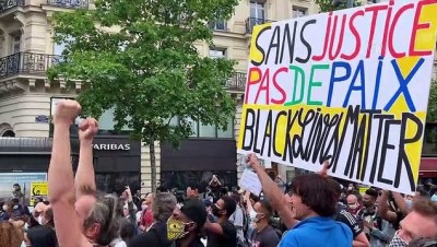 polis araci - Fransa'da ırkçılık ve polis şiddeti karşıtı gösteri - PARİS Videosu