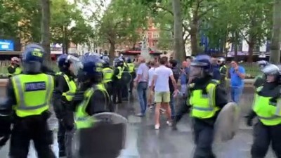 asiri sag - Leicester Meydanı'nda arbede - LONDRA Videosu