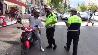 trafik denetimi - Yedi kişilik tehlikeli motosiklet yolculuğu - KAHRAMANMARAŞ Videosu
