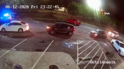 polis siddeti -  ABD’de polis aracında uyuyan siyahi adamı vurarak öldürdü Videosu