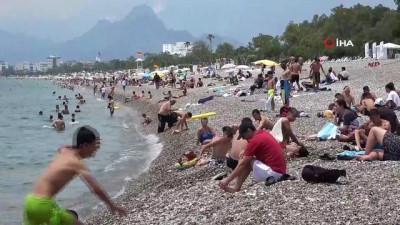 pazar gunu -  - Antalya sahillerinde pazar günü yoğunluğu Videosu