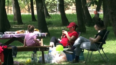dogal yasam parki -  Kamp alanları çadır ve karavanlarla doldu Videosu