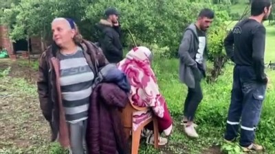 yasli kadin - Karlıova'daki deprem - Yıkılan yapılar (4) - BİNGÖL Videosu