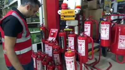 yangin tupu -  Merdiven altı doldurulan yangın tüplerine dikkat Videosu
