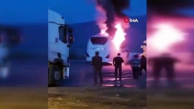  Park halindeki yolcu otobüsü alev alev yandı