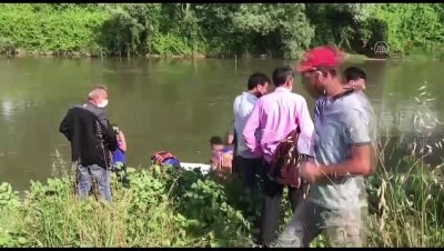 sudan - Sakarya Nehri'nde kaybolan 13 yaşındaki çocuğu arama çalışmaları sürüyor - SAKARYA Videosu