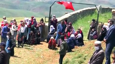 cenaze - Depremde şehit olan güvenlik korucusu köyünde son yolculuğuna uğurlandı - BİNGÖL Videosu