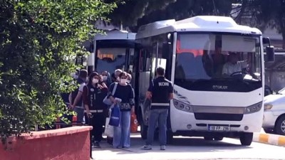 emniyet amiri - FETÖ operasyonunda yakalanan 21 eski polis adliyeye sevk edildi - BALIKESİR Videosu