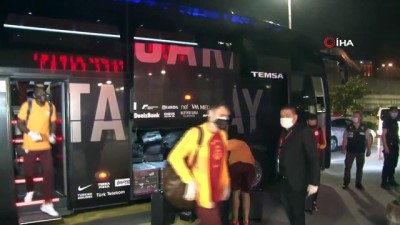  Galatasaray İstanbul'a gitti
