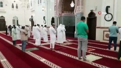  - Katar'da camiler yeniden ibadete açıldı