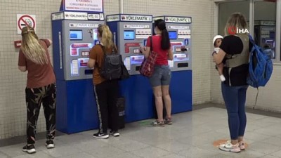 metro istasyonu -  'Maskematik'lerden İzmirlilere 6 milyon maske Videosu