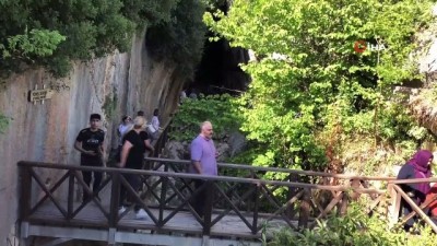 ilginc goruntu -  Mühendislik harikası 'Titus Tüneli'ne turist akını Videosu