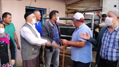 kurbanlik satisi -  Amasya’da 'değnek' ile kurban pazarlığı Videosu