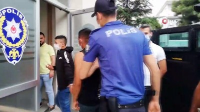 polis merkezi -  Fatih’ten ‘Gezmek için’ çaldıkları otomobille Avcılar’da yakalandılar Videosu