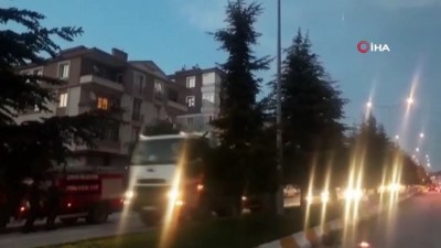  Aydınlatma direği alev alıp böyle yandı