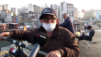  Balık tuttular, sosyal mesafe kuralına uydular