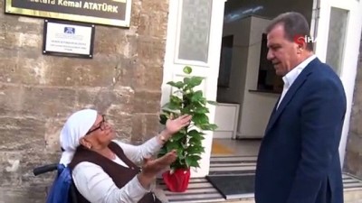  Engelli kadının akülü sandalye sevinci