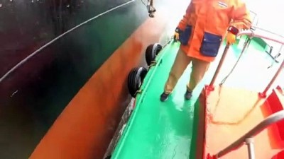 fi yapi -  Kılavuz kaptanlarının dev dalgalarla mücadelesi Videosu