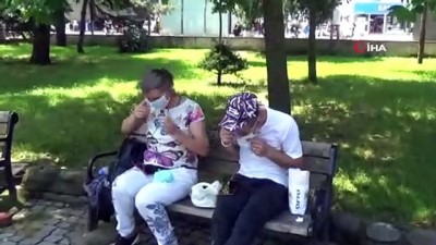 sparta -  Polisi gören maskesini taktı Videosu