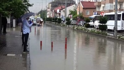 irak -  20 dakika süren yağmur evleri sular altında bıraktı, yolları göle çevirdi Videosu
