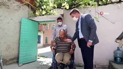 akulu araba -   Başkan Ercengiz, engelli vatandaşa verdiği akülü araba sözünü yerine getirdi Videosu