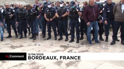 irak - Fransız polisi 'boğaz sıkma uygulamasını' yasaklayan İçişleri Bakanlığı'nı protesto etti Videosu