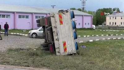 yagmurlu -  Kars’ta hortum 5 tonluk kamyonu devirdi Videosu