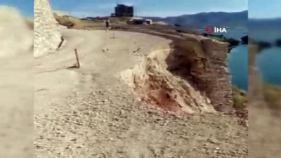  Siirt'te yol çöktü, sürücüler tedirgin