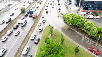 icmeler -  Tuzla'da aşırı yağış nedeniyle su içinde mahsur kalan araçlar böyle görüntülendi Videosu