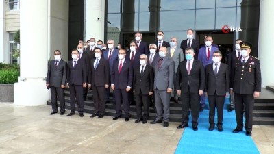  Vali Yavuz, ilk gününde korona virüsle mücadele mesajı verdi