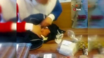 polis merkezi -  Vicdansızlığın da bu kadarı: 3 günlük bebek alüminyum folyoya sarılarak sokağa bırakıldı Videosu