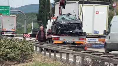  Yağmurda tır yan yattı, sıfır Renault otomobiller pert oldu
