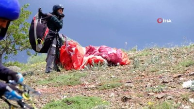 irak -  'Doğanşar' yamaç paraşütçülerini hayran bıraktı Videosu