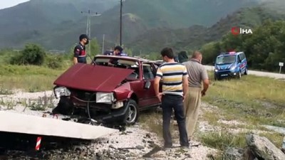  Kastamonu'da yoldan çıkan otomobil takla attı: 2 yaralı