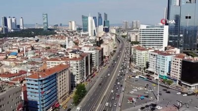  Kısıtlamanın  ardından Mecidiyeköy’de trafik yoğunluğu yaşandı