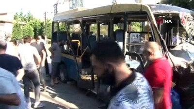  Ümraniye'de katliam gibi kaza...Ümraniye'de yolcu minibüsü devrildi: 10 yaralı