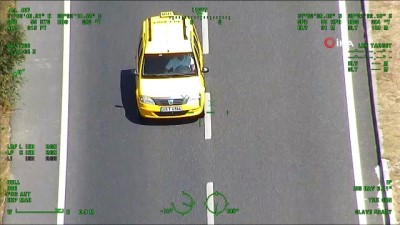 trafik denetimi -  Uyanık sürücü, polis helikopterini görünce emniyet kemerini taktı Videosu