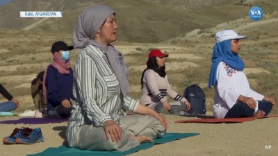 yoga - Kabil’de Kadınlardan Yoga Videosu