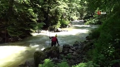  - Kamyonetiyle uçtuğu derede akıntıya kapılan sürücüyü arama çalışmaları sürüyor