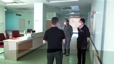 hastane yonetimi -  Korona virüs tedavisi olan babalar, hastanede babalar gününe buruk girdi Videosu