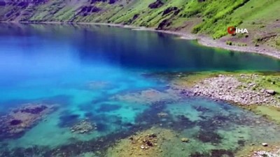  Nemrut Krater Gölü muhteşem manzarasıyla görenleri kendine hayran bırakıyor